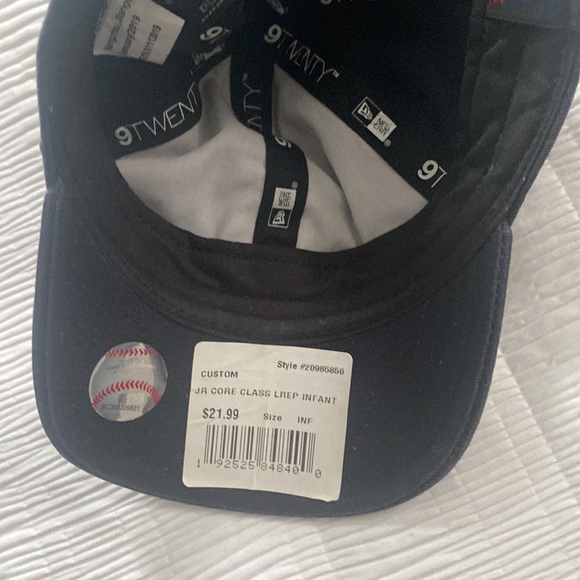 Infant hat - Picture 3 of 3